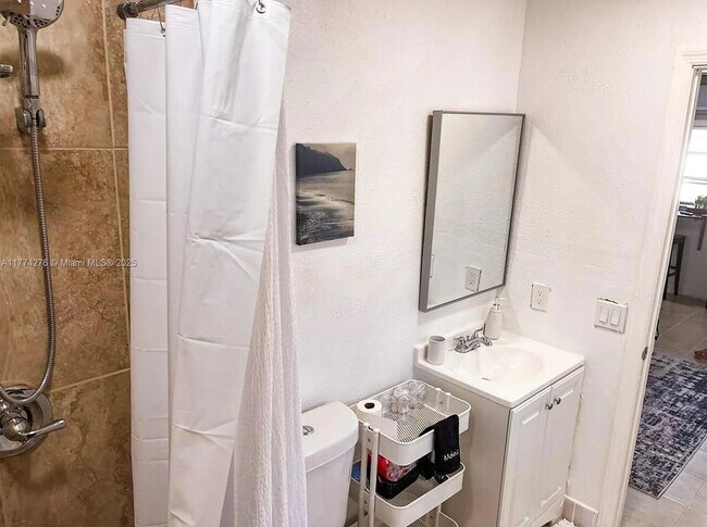 1750 NW 27th Ave in Fort Lauderdale, FL - Building Photo - Building Photo