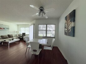 1300 SW 125th Ave in Pembroke Pines, FL - Building Photo
