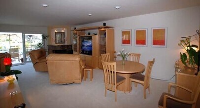 101 Antigua Ct in Coronado, CA - Building Photo - Building Photo