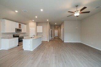 608 Cypress Arbor in Seguin, TX - Building Photo - Building Photo