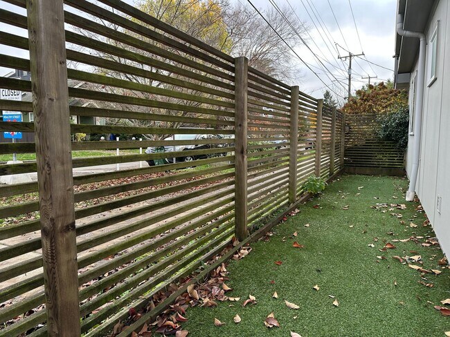 1701 NW 65th St in Seattle, WA - Building Photo - Building Photo