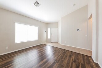 13426 W Crocus Dr in Surprise, AZ - Building Photo - Building Photo