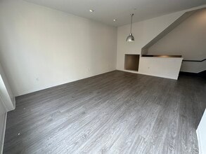 145 E Berkeley St, Unit 2 in Boston, MA - Foto de edificio - Building Photo