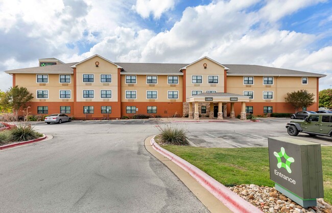 Furnished Studio-Austin - Round Rock - South in Austin, TX - Building Photo - Building Photo