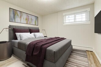 Michael Manor in Edmonton, AB - Building Photo - Building Photo
