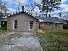 3114 Vancouver Dr in Baton Rouge, LA - Building Photo