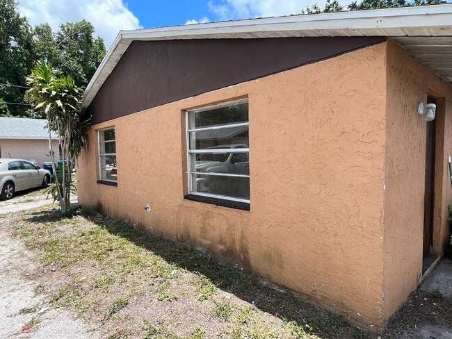 1014 57th Ave Dr E in Bradenton, FL - Building Photo - Building Photo