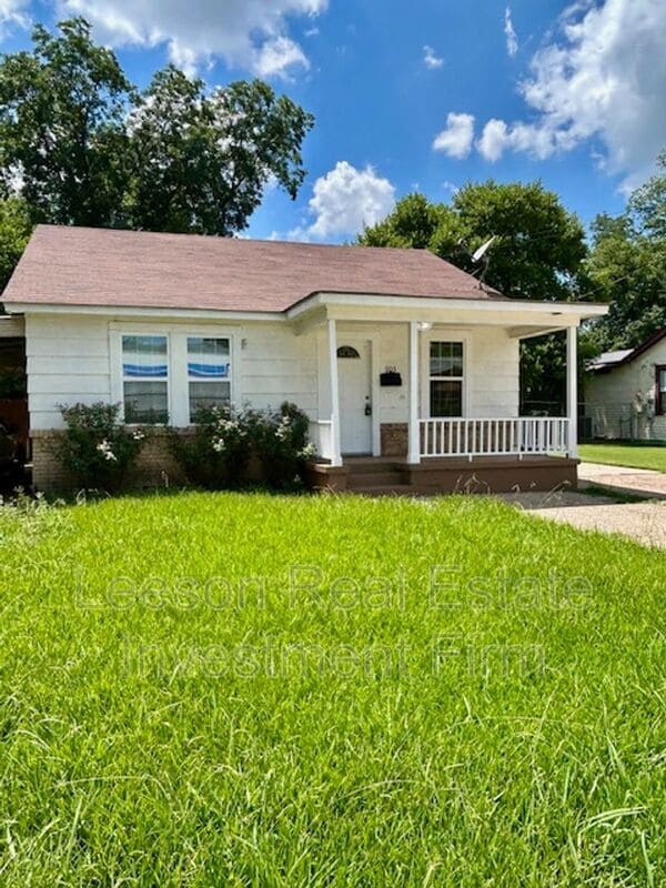 property at 905 Rome St