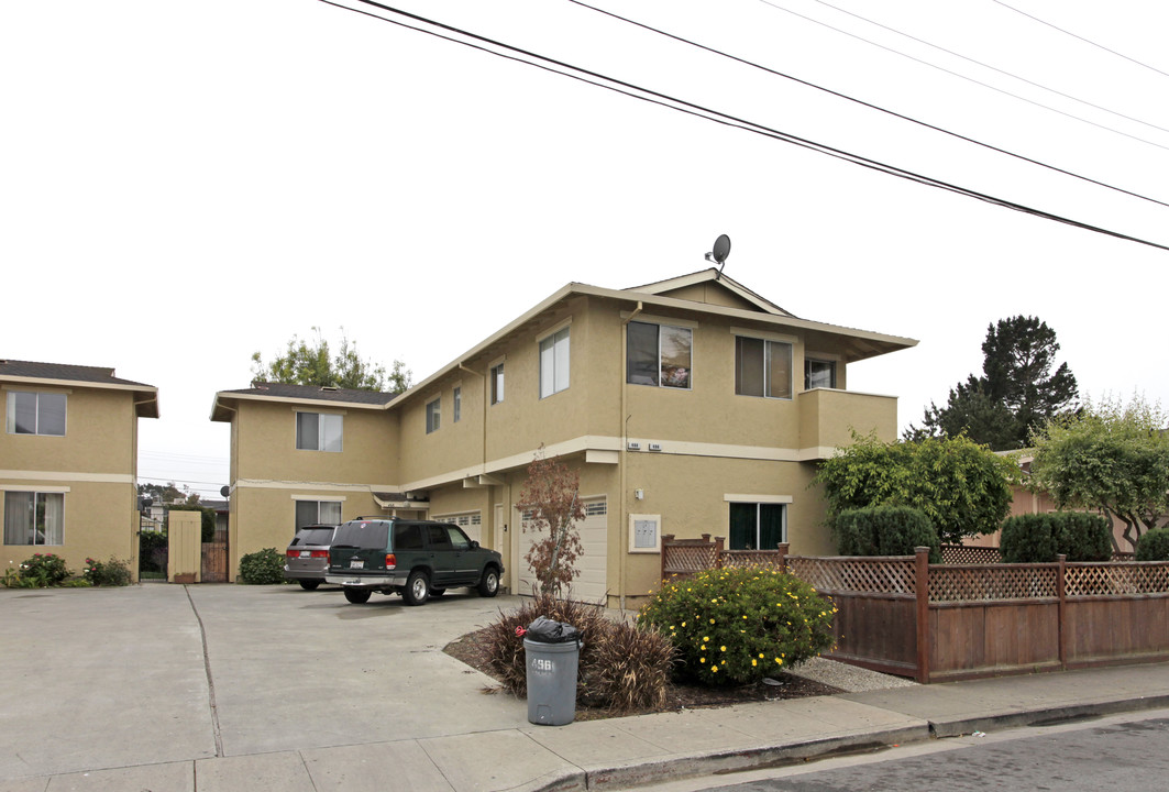 466-468 Cypress Ave in Half Moon Bay, CA - Foto de edificio