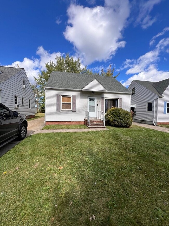 property at 15401 Benhoff Dr