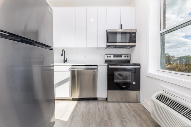 property at 1252 Main St