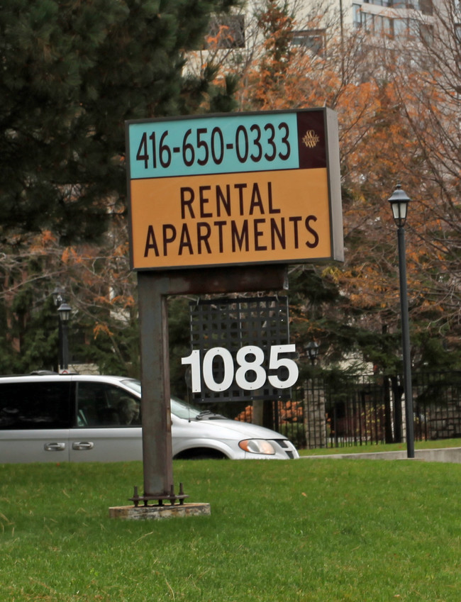 Concourse Apartments in Toronto, ON - Building Photo - Building Photo