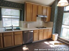 9415 Pine Arbor in San Antonio, TX - Foto de edificio - Building Photo