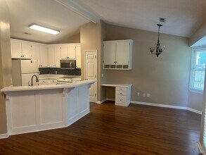 136 Hollington Dr NE in Huntsville, AL - Building Photo - Building Photo