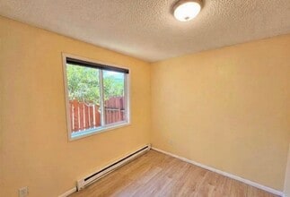 1200 4th Ave in Gold Hill, OR - Building Photo - Building Photo