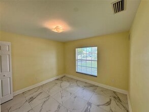 4525 26th St SW, Unit 1022-A in Lehigh Acres, FL - Building Photo - Building Photo