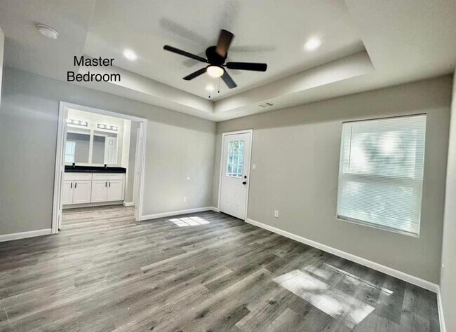 1505 Lakeview Dr in Grand Prairie, TX - Building Photo - Building Photo