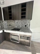 101 Erskine Ave in Toronto, ON - Building Photo - Building Photo