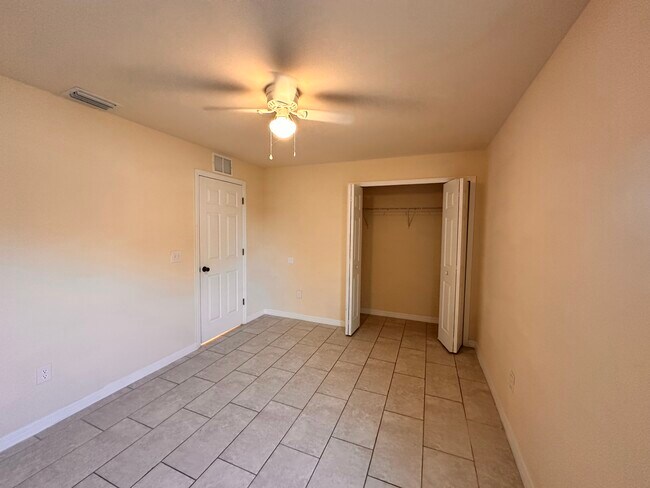 642 SE 13th Ct in Cape Coral, FL - Building Photo - Building Photo