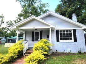 715 E 35th St in Savannah, GA - Building Photo