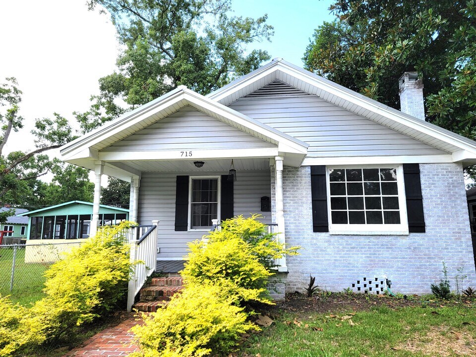 715 E 35th St in Savannah, GA - Building Photo