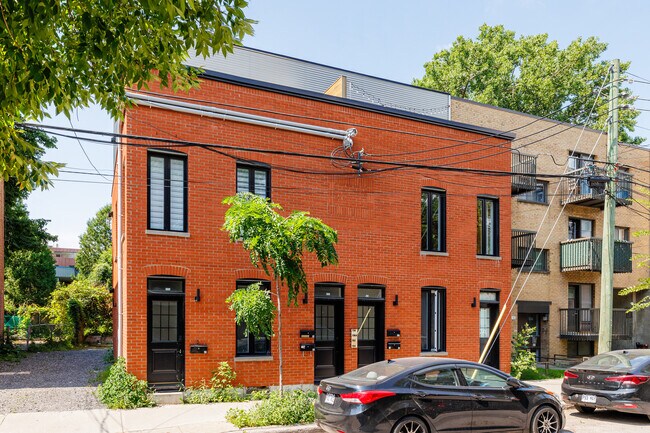 150 Bourget Rue in Montréal, QC - Building Photo - Building Photo