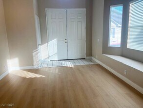 5243 Ladyhawk Way in Las Vegas, NV - Building Photo - Building Photo
