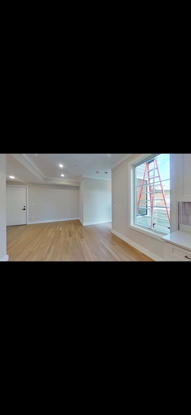 126 Warren St in Boston, MA - Building Photo - Building Photo
