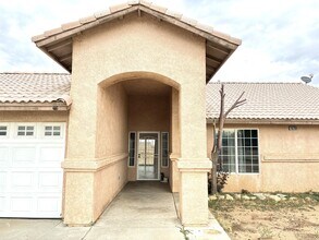 16280 Sultana St in Hesperia, CA - Building Photo - Building Photo