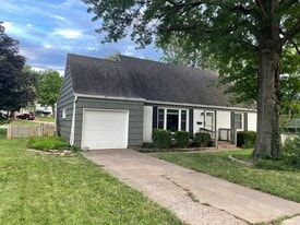 3811 E 107th Ter in Kansas City, MO - Building Photo