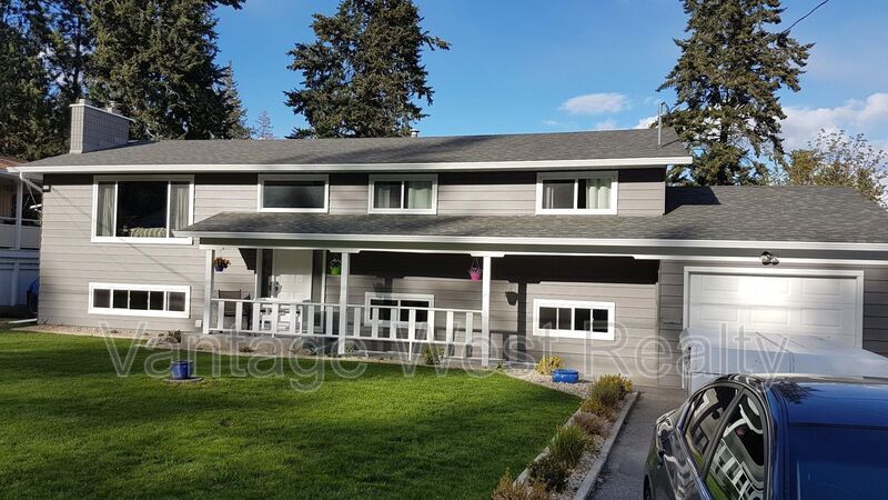 3271 McMahon Rd in West Kelowna, BC - Building Photo