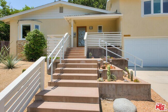 4111 Allott Ave in Los Angeles, CA - Building Photo - Building Photo