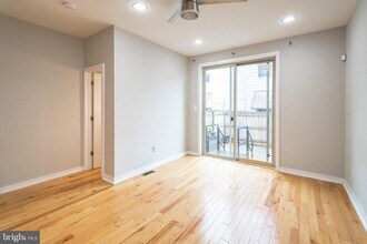 2027 E Huntingdon St in Philadelphia, PA - Building Photo - Building Photo