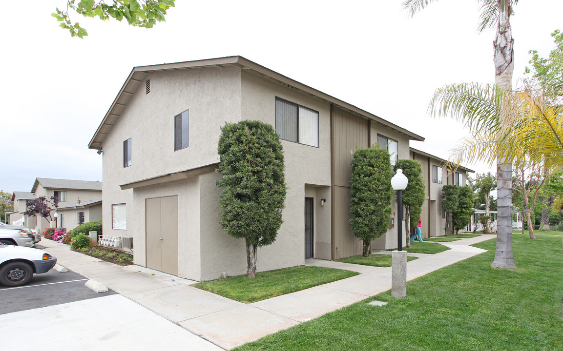 Oro Park Apartments in El Cajon, CA - Building Photo