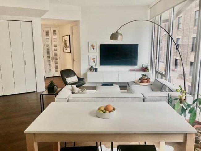 East 44th Street in New York, NY - Building Photo - Building Photo