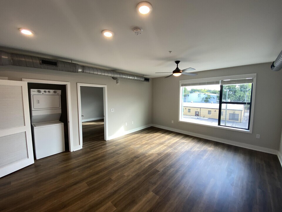 140 Jennings Ave-Unit -304 in Knoxville, TN - Building Photo