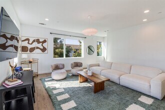 1430 Grigsby Ave in Dallas, TX - Foto de edificio - Building Photo