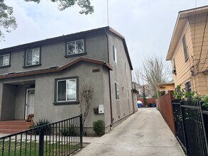 145 E 36th St in Long Beach, CA - Building Photo - Building Photo