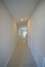 7050 Samuel Ivy Dr in Tampa, FL - Building Photo - Building Photo