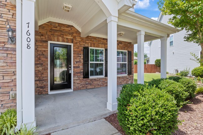 7608 Birchmoor Way in Raleigh, NC - Foto de edificio - Building Photo