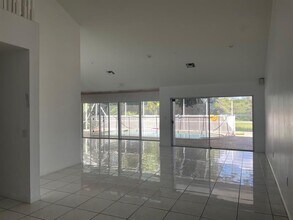 5317 NW 67th Ave in Lauderhill, FL - Building Photo - Building Photo