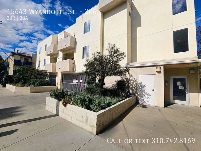 property at 15643 Wyandotte St