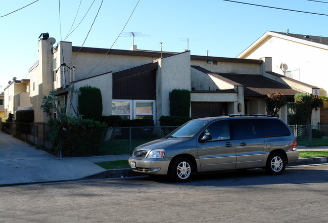 324-326 Lime St in Inglewood, CA - Building Photo - Building Photo