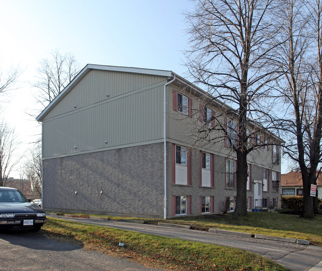 141 Conant St in Oshawa, ON - Building Photo - Building Photo