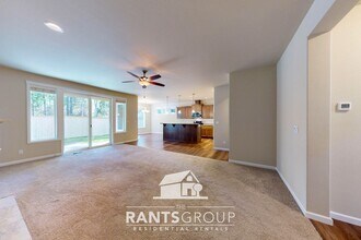 8825 Shepard Way NE in Lacey, WA - Building Photo - Building Photo