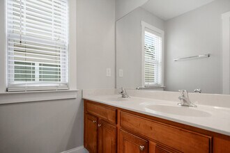 2056 Hatteras Wy in Atlanta, GA - Building Photo - Building Photo