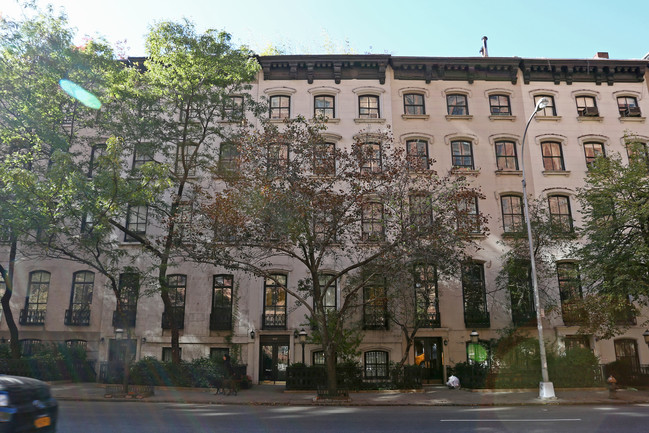 442 W 23rd St in New York, NY - Building Photo - Building Photo