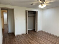 743 Yorkshire St photo'