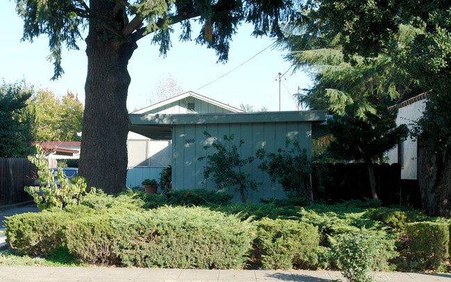 1010 King St in Santa Rosa, CA - Building Photo - Building Photo