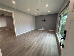 6201 Belfast Dr in Austin, TX - Building Photo - Building Photo